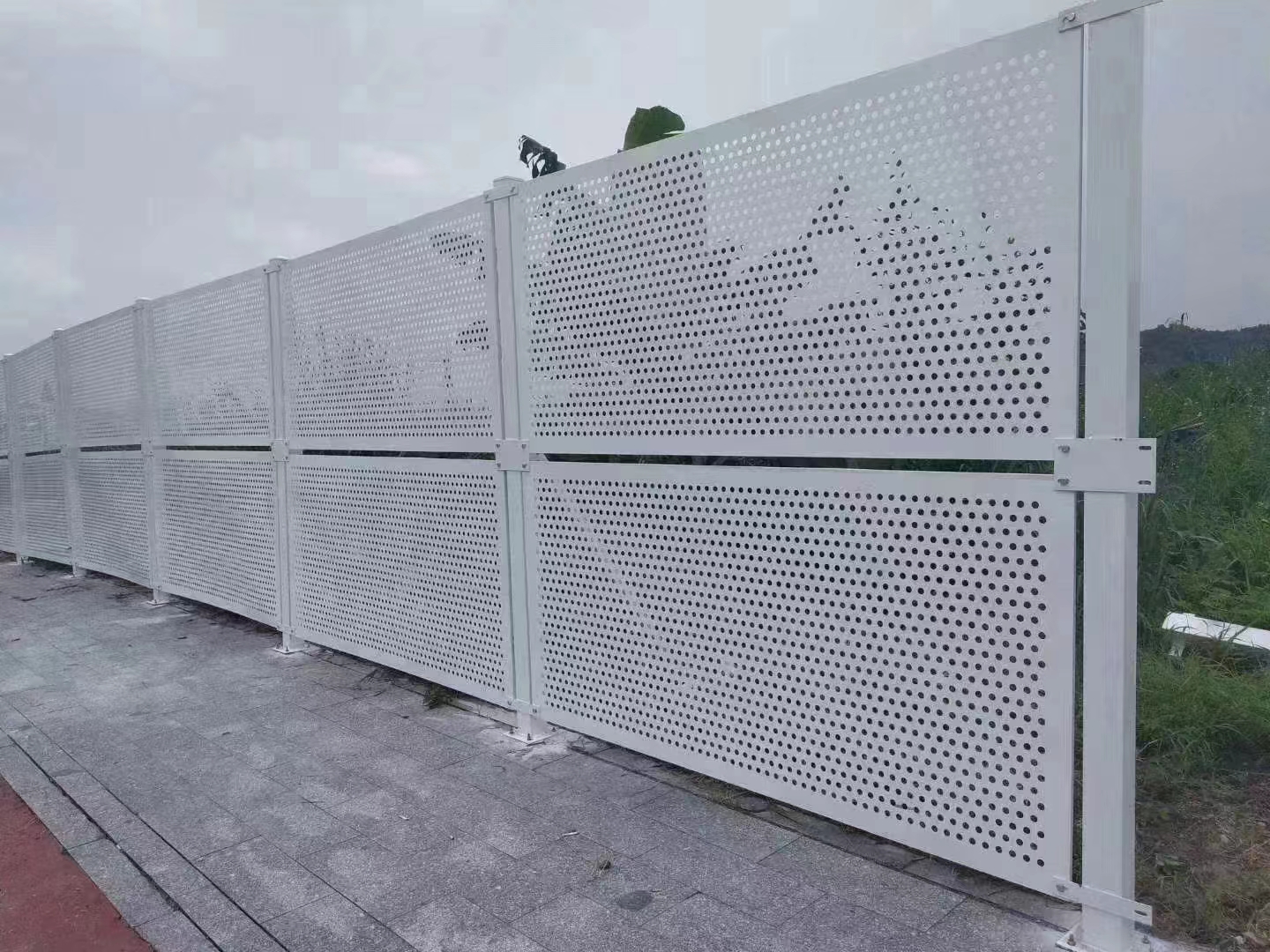 臨時施工圍擋措施有哪些？旭東鋼構(gòu)廠家
